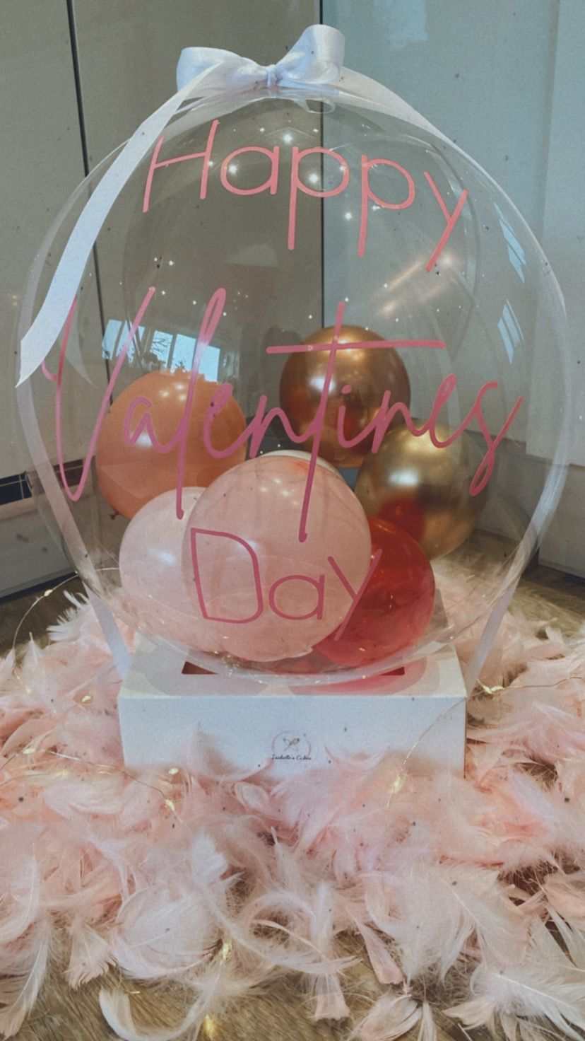 Valentines Balloon & Cupcakes